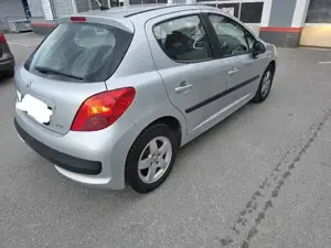 Peugeot 207 Bild 3