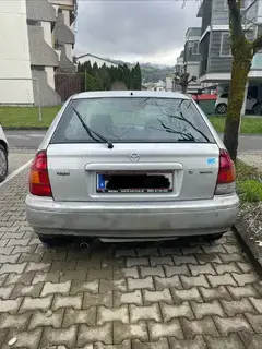 Mazda 323 Bild 4