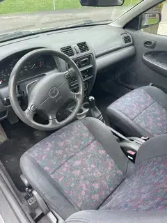 Mazda 323 Bild 5