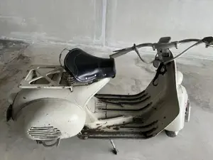 Vespa Faro Basso BJ1954