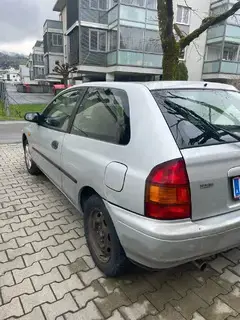 Mazda 323 Bild 2