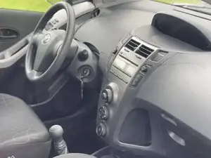 Toyota Yaris Bild 10