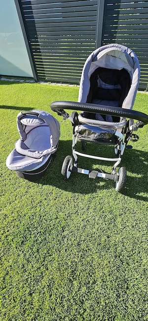 Kinderwagen mit 2 Aufsätze