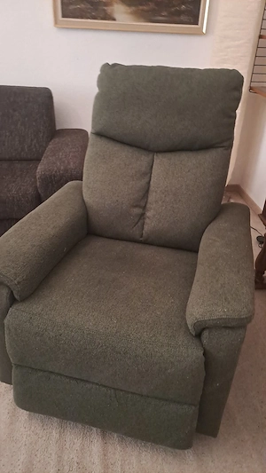 Fernsehsessel mit Relaxfunktion zu verkaufen.