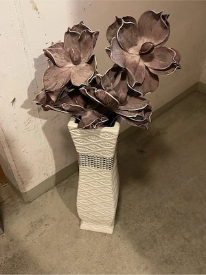 vase mit blume 