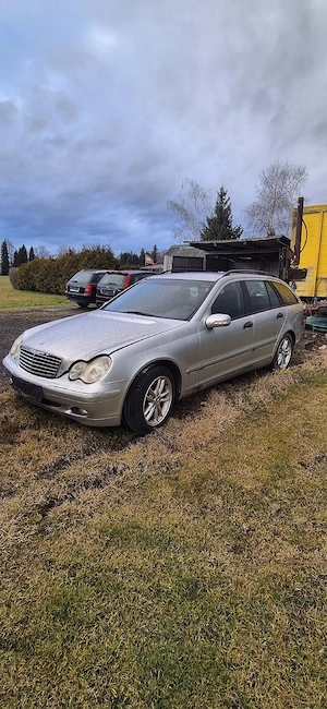 Mercedes C220 Kombi. Bild 2