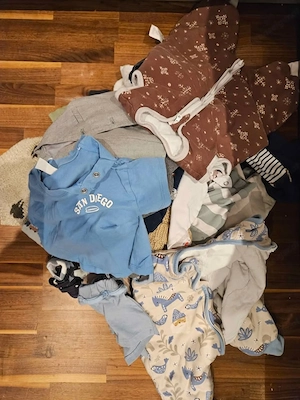 Gemischte Kleidersäcke für Jungs in größe 74 80. Bild 2