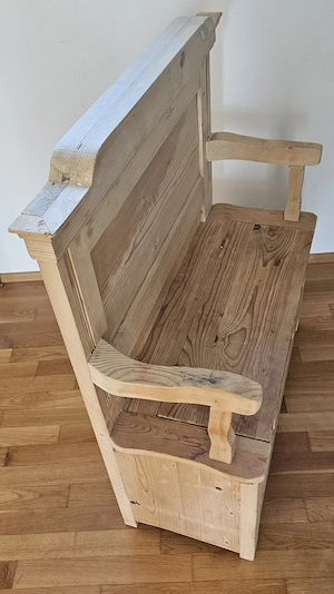 Massive Truhenbank aus Holz mit Stauraum   Bauernbank Bild 3