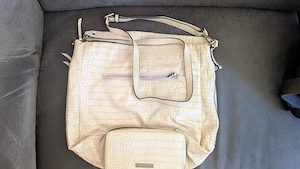 Handtasche und Geldtasche in beige