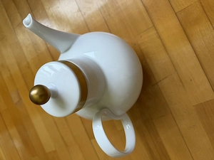 Wunderschöne Kaffee- & Teekanne mit Goldrand