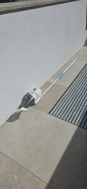 Intex Unterwasser Pool Handstaubsauger ZR100 mit Akku Bild 2