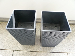 Pflanzkorb   Pflanzenkübel aus schwarzem Polyrattan mit Einsatz, gebraucht Bild 2