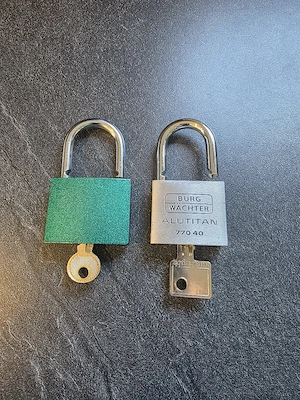 2x Schloss mit Schlüssel