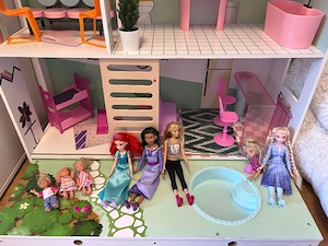 Barbiehaus   Puppenhaus Bild 4