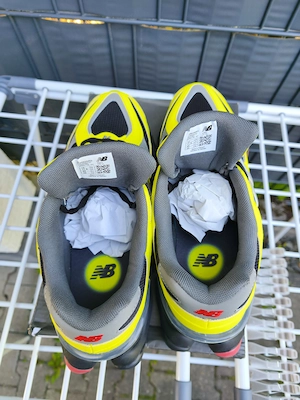 New Balance 9060 Yellow Black(U9060NRG)   Gr. 46 Bild 5