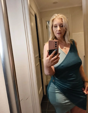 Daniella,  unkomplizierte Frau 