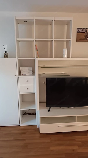 Wohnwand aus Massivholz Bild 2