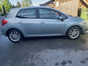 Toyota Auris 1.4 Bild 7