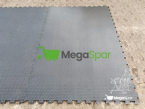 Stallmatten & Pferdematten mit Puzzle-System für sichere Stallböden Bild 8