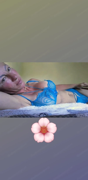 nach meinem Art Frau mit Maske Bild 2