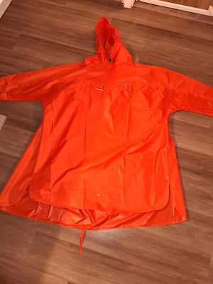 VAUDE Hiking Backpack Regenponcho   wie neu Bild 2