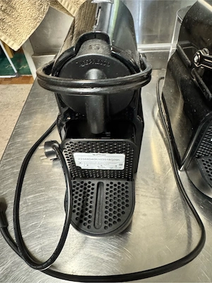 De Lobghi Nespresso Capsel Maschine neuwertig pro Stk 30  Bild 4