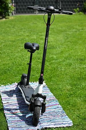 E-Scooter MF1 DES02 mit Sitz (entfernbar) 48V 10,4 AH E-Roller Bild 2
