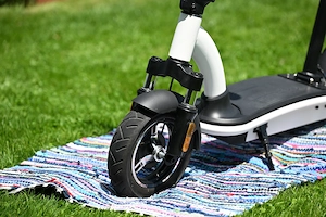 E-Scooter MF1 DES02 mit Sitz (entfernbar) 48V 10,4 AH E-Roller Bild 3
