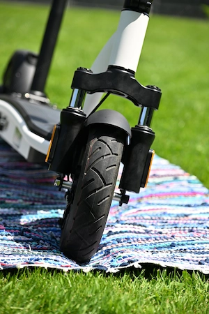 E-Scooter MF1 DES02 mit Sitz (entfernbar) 48V 10,4 AH E-Roller Bild 2