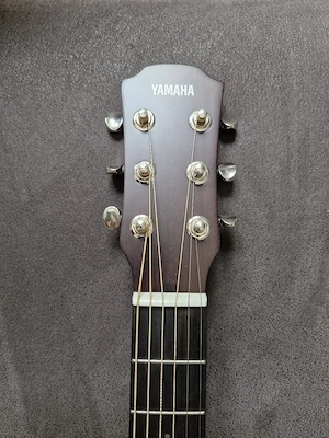 Gitarre Yamaha Bild 2