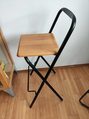 Hocker aus Holz und Metall Bild 3
