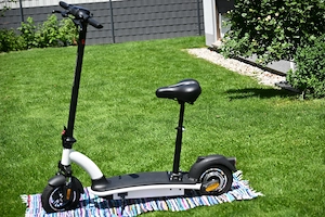 E-Scooter MF1 DES02 mit Sitz (entfernbar) 48V 10,4 AH E-Roller Bild 4