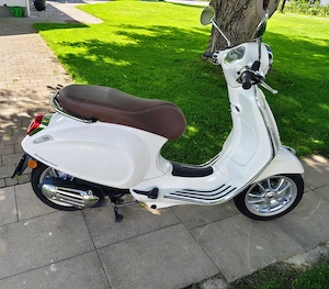Vespa Primavera 50 4T   Top Zustand, nur 4.031 km, wie neu!