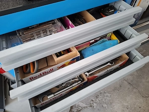 Werkstatt- | Werkzeugwagen aus Metall mit Gummirollen Bild 3