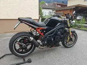 Triumph Speed Triple Bild 2