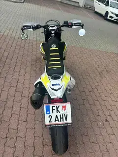 Husqvarna 701 Supermoto 2022 Bild 8
