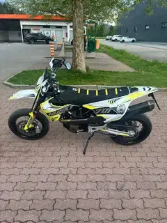 Husqvarna 701 Supermoto 2022 Bild 6