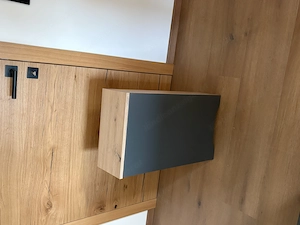 Hängeschrank Bild 2
