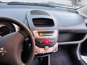 Peugeot 107 5-Türer 1,0 frisch Vorgeführt sehr sparsamm Bild 7