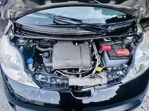 Peugeot 107 5-Türer 1,0 frisch Vorgeführt sehr sparsamm Bild 4