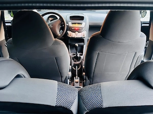 Peugeot 107 5-Türer 1,0 frisch Vorgeführt sehr sparsamm Bild 8