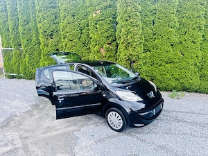 Peugeot 107 5-Türer 1,0 frisch Vorgeführt sehr sparsamm Bild 2