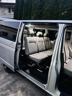 VW T5 Transporter 2.5 TDI 9-Sitzer Vorgeführt Bild 14