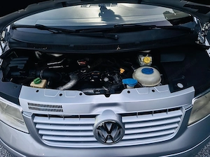 VW T5 Transporter 2.5 TDI 9-Sitzer Vorgeführt Bild 12