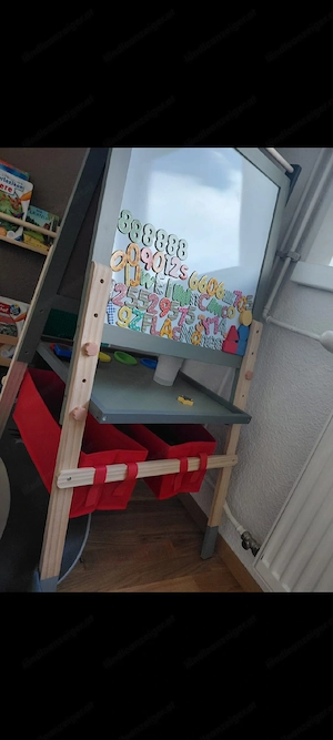 Tafel mit Zubehör  Bild 2