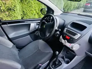 Peugeot 107 Bild 7