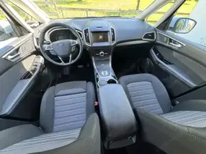 Ford Galaxy 2,0 EcoBlue Titanium Automatik 7-Sitzer Bild 3