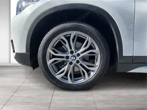 BMW X1 xDrive18d Sport Line // Rückfahrkamera // Sitzheizung // Parkassistent Bild 6