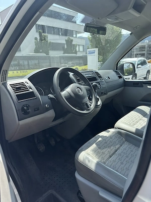 Volkswagen Kombi 9 Plätzer Bild 5