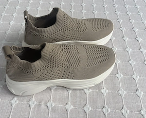 Bequeme Damen Sneaker im modernen Slip on Style Bild 2